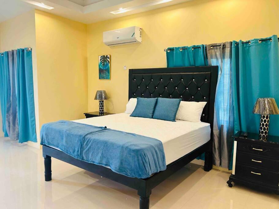 The Rest Stop- Upstairs/24Hr Security/5 Miles Mbj Apartment Montego Bay Ngoại thất bức ảnh